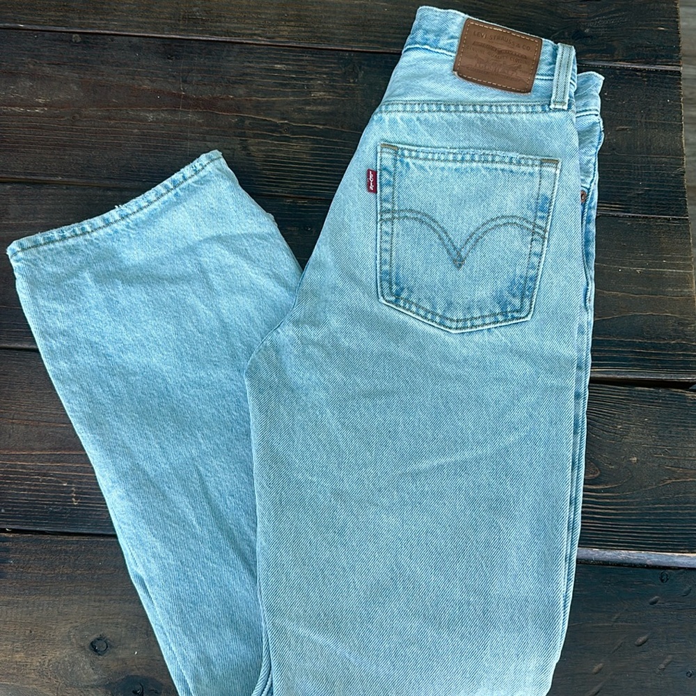 LEVIS RIBCAGE WEDGIE STRAIGHT ANKLE JEANS